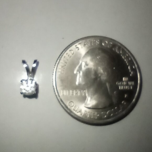 REDUCED! Sparkling 14Kt White Gold 0.27ct White Diamond Pendant - Picture 3 of 5